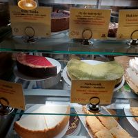 At least 6 vegan deserts options 😀 at Retro in Gdansk