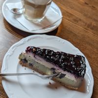 Pistachio Hedonist coffee & Wild berry pistachio cake at Retro in Gdansk