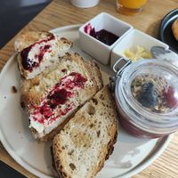 Breakfast toast at daTerra - Baixa in Porto