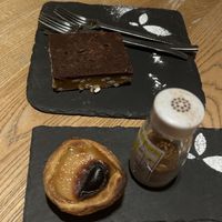 pastel de nata & rice crispy #Veganuary at daTerra - Baixa in Porto