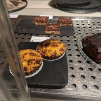 Crumbles and rice crisps at daTerra - Baixa in Porto