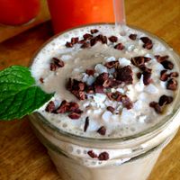 It’s Mint To Be

16 oz $6          
20 oz $8

Coconut milk, carob and maca powder, bananas, local mint, honey & cacao nibs. (Sub Agave or Maple Syrup for Honey) at Ai Love Nalo in Waimanalo