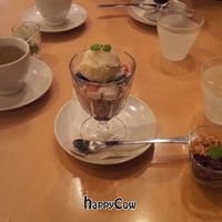 Parfait and some kind of red bean desert at Brown Rice ブラウンライス in Tokyo