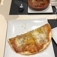Quatro formaggi, tapas at Bambú in Vigo