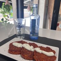 Tortitas de pimientos asados con veganesa  at Bambú in Vigo