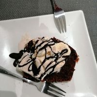 Brownie de chocolate com gelado de baunilha at Bambú in Vigo