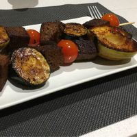 Apple , seitan , tomato and courgette skewer at Bambú in Vigo