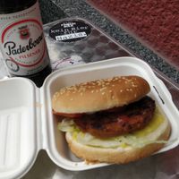 Classic burger, no beer for nazis at Lolaparoli in Aachen