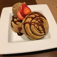 Cinnamon buns at Nümen in Merida