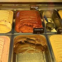 vegan blackberry ice cream   at Herrtotti Eis Manufaktur in Dusseldorf