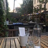 Terrace seating at TIAN Bistro am Spittelberg in Vienna