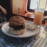 Burger na bazie grochu at Clear Head - Lehka Hlava in Prague