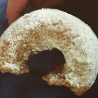 Has at least one vegan option, sometimes more. Usually a cake donut with chocolate and/or maple plus a specialty which rotates weekly. Sells soymilk, juices and coffee too. Great, cute place to hang out and have a treat. at Zombee Donuts & Bakeshop in Fullerton