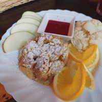 Vegan applepie with vegan ice-cream at Bar Alternatywa in Hel