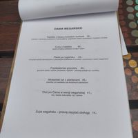 Jest jeszcze w menu wegańska szarlotka z wegańskim lodami i musem malinowym at Bar Alternatywa in Hel