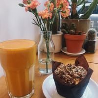 Turmeric Smoothie & GF muffin - my fav muffin atm at ROOTS - Amstelveenseweg in Amsterdam