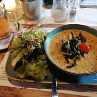 Linsen-Kokos-Curry mit Salat at Taufsteinhutte in Schotten