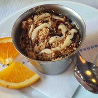 Daily menu dessert: Apple crumble at The Mantraa in Barcelona