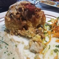 Niu de patata i xampinyons obert at The Mantraa in Barcelona