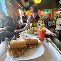 sandwiches and juices at The Mantraa in Barcelona