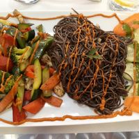 Verdura salteada con fideos at The Mantraa in Barcelona