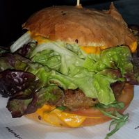 Veggie burger at The Mantraa in Barcelona