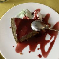 cheesecake with matcha at Crock and cock in Bilbao