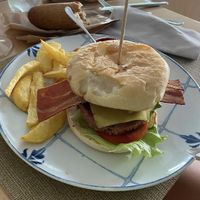 Hamburguesa vegana at Crock and cock in Bilbao