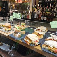 Gran variedad de pintxos veganos at Crock and cock in Bilbao