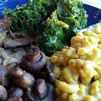 seitan masala, kale salad, Mac n cheez, jerk mushrooms at Kale Cafe in Port Orange
