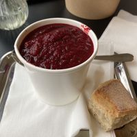 Vegan bietensoep met dille   at Soup En Zo - Van Baerle in Amsterdam