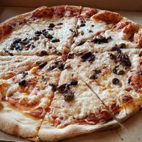 Olive Pizza at Trophy Brewing in Raleigh