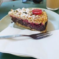 Strawberry crumble – very sweet at 7Stern in Vienna