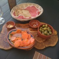 Appetizers: fennel butter, bread, carrots ";à Algarvia"; and olives at Mac Jetes in Bordeira