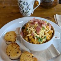 Mac and cheese with garlic bread and facon at The Wallflower Cafe in Herne Bay