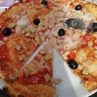 Pizza with quorn and (free) olives at Pizza Express - Highcross in Leicester