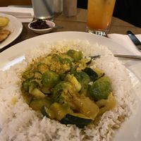 Gemüserisotto, das man vegan machen kann, wenn man die Polenta mit Reis ersetzt.  at Manna in Innsbruck