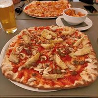 Pizza capricciosa at Verde Caffe in Macerata