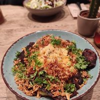 Käsespätzle mit Röstzwiebeln und Speckchips at Kunstküche in Krefeld