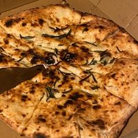 Garlic pizza at Gigi Pizzeria in Newtown