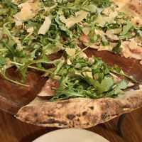 pizza with figs and aragula at Gigi Pizzeria in Newtown
