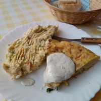 Ensaladilla y tortilla de papas con alioli at Somos Lo Que Comemos in Tenerife
