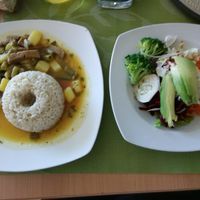 Meal of the day: salad + main plate at Muya Vegan Cafe - Maybe closed in Trujillo