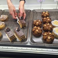 Vitrine à desserts at Velicious in Strasbourg