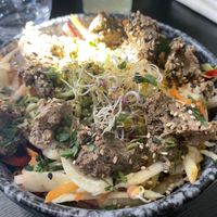 Gemüse Bowl mit Pilzpesto  at Velicious in Strasbourg