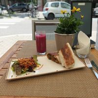 Wrap with salad and a smoothie at Velicious in Strasbourg