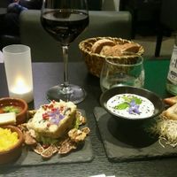 vegan cheese platter and samosas at Velicious in Strasbourg