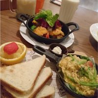 Delicious vegan food at Kaya Kaya Cafe in Taipei