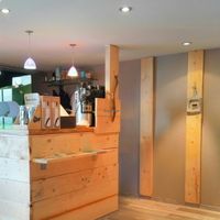 interior suitable for a gorilla at Vegan Gorilla in Nice