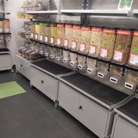 Bulk section at Bio c' Bon in Versailles